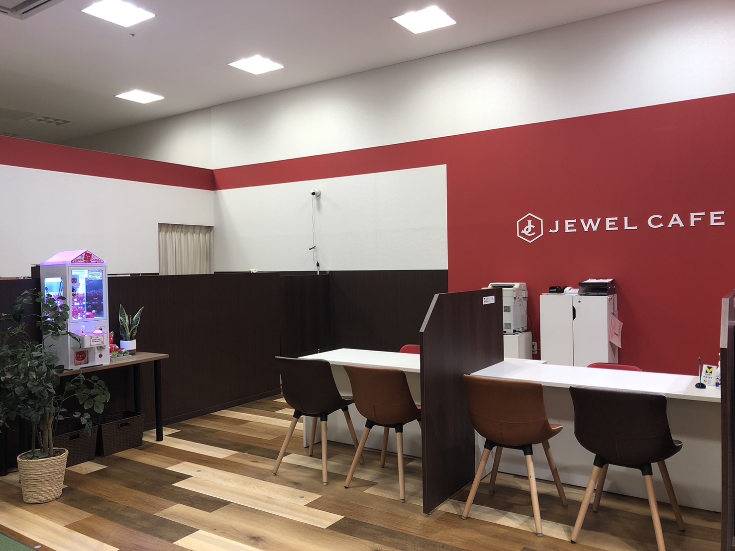 モラージュ菖蒲店