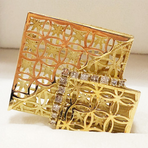 10金のブローチ