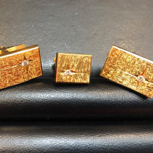 22金のカフスボタン