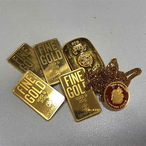 24金の純金インゴット大量に