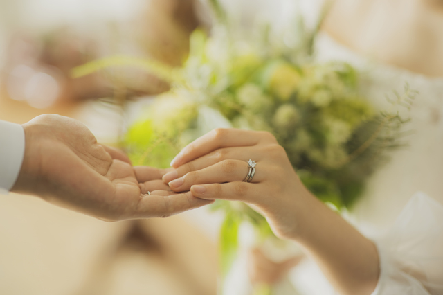 ブルガリの婚約指輪の値段は？一般的な相場と比較！