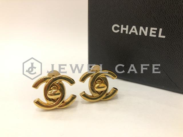 CHANEL イヤリング