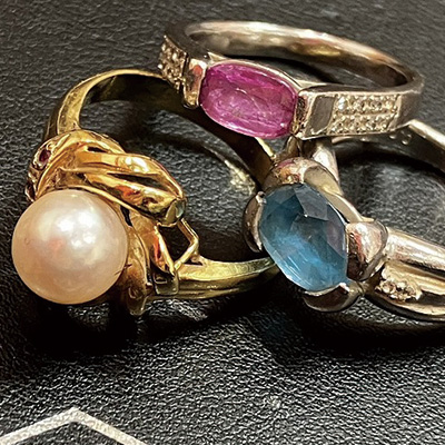 色石の18金リング