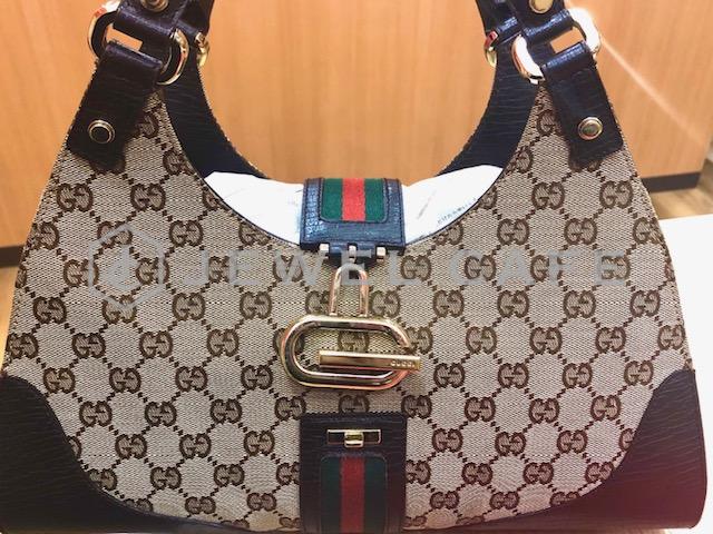 GUCCI GGキャンバスレザーショルダーバッグのお買取り