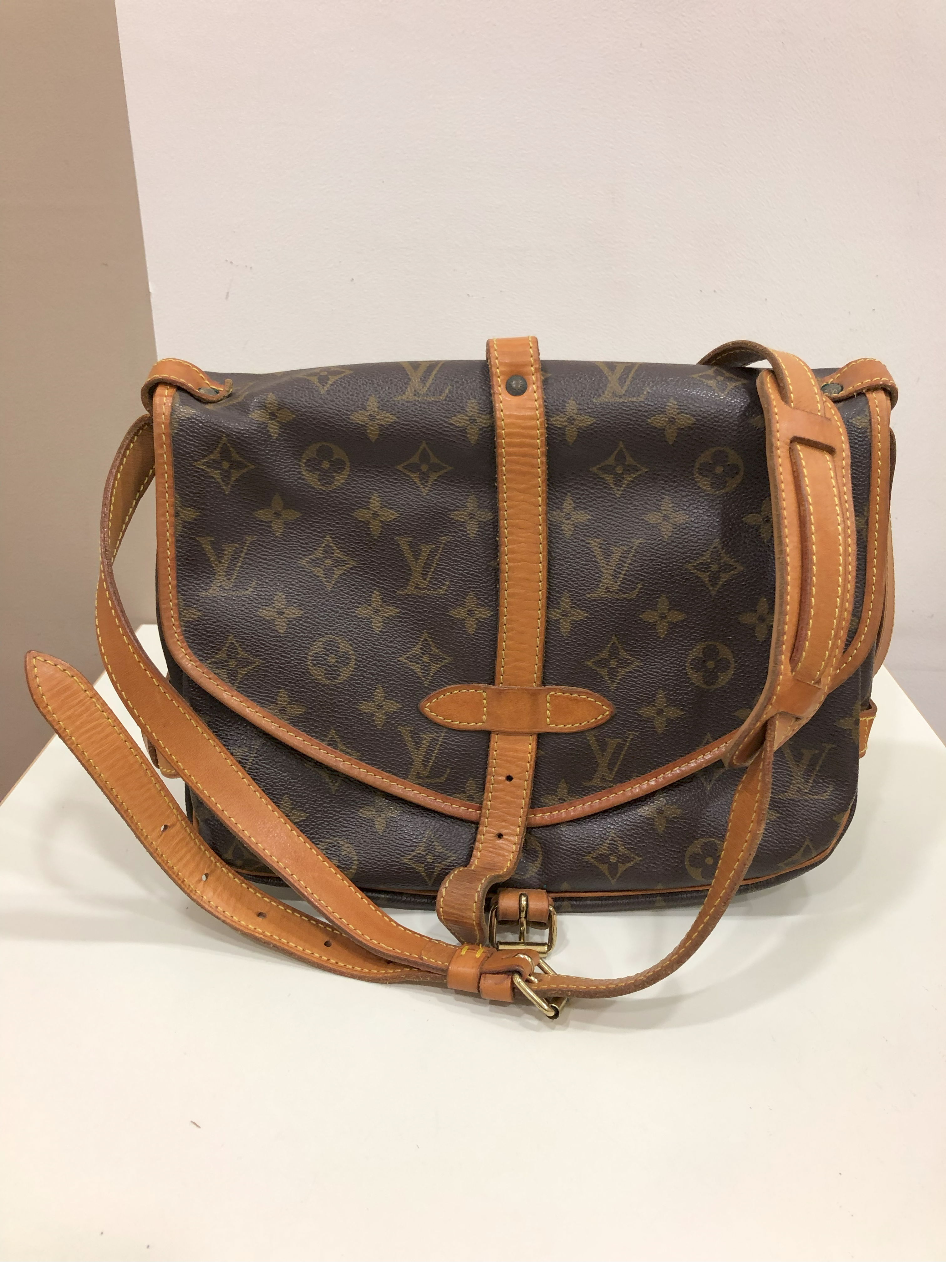 LV　モノグラムソミュール30　