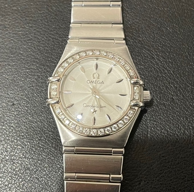 オメガ コンステレーション ミニブラッシュ ダイアモンド Dベゼル